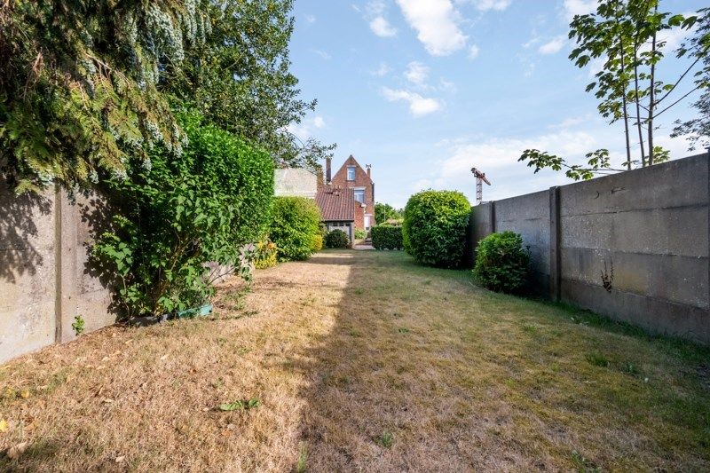 Te renoveren halfopen woning met veel potentieel foto 10