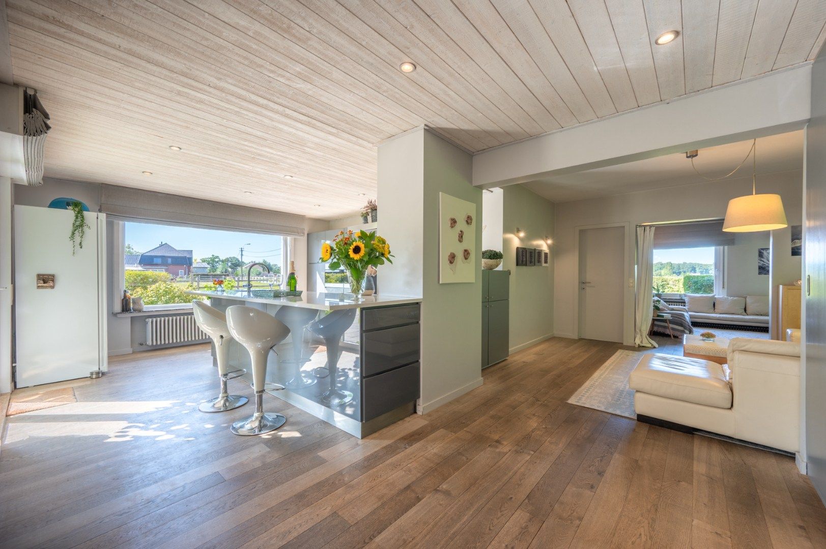 charmante vrijstaande woning in een oase van groen foto 6