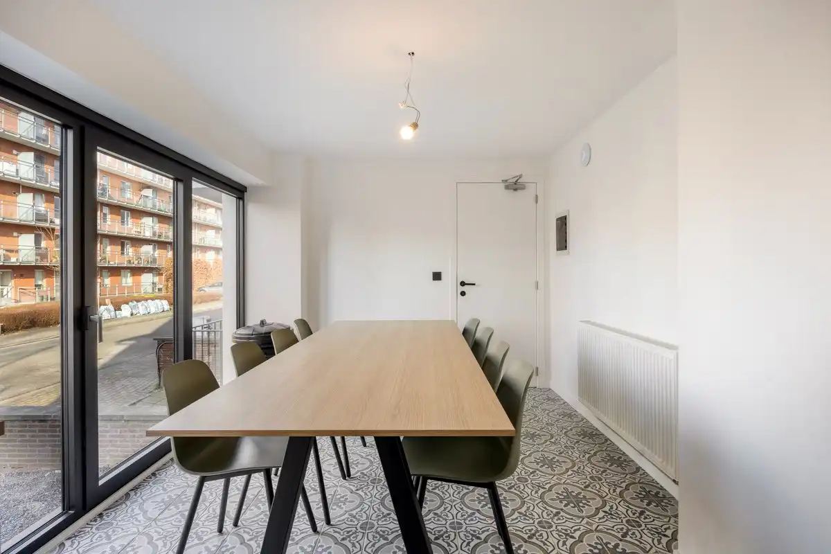 Volledig gerenoveerd en gemeubelde studentenkamer met privé badkamer en tuin - EPC A!  foto 7