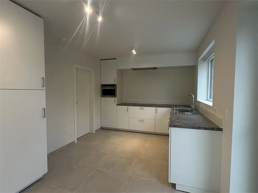 Nieuwbouwwoning met 3 slaapkamers foto 2