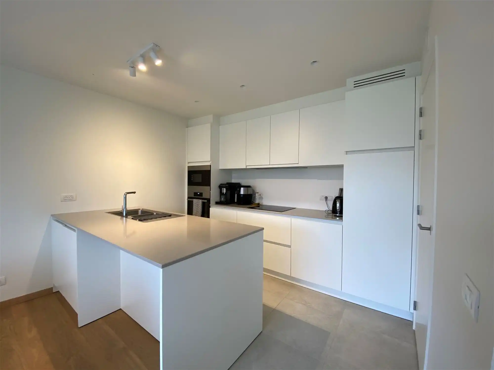 Gelijkvloers appartement met 2 slpk's en garage foto 5