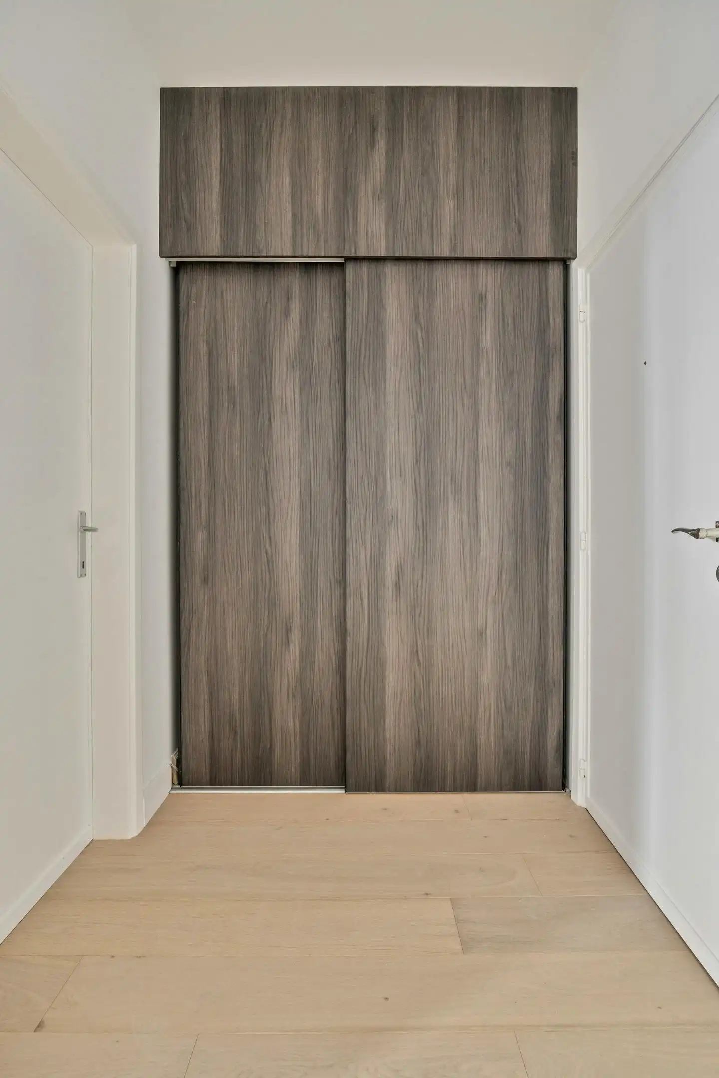 Gerenoveerd gelijkvloers appartement met twee slaapkamers foto 5