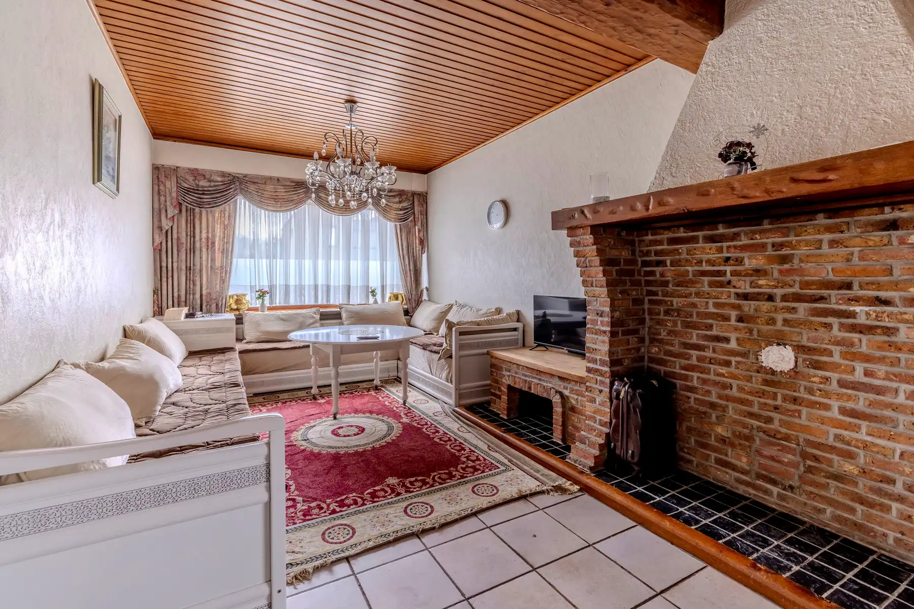 HOB met 3/4 slpk, voor- en zijdeur, garage en tuin op 702m² foto 5