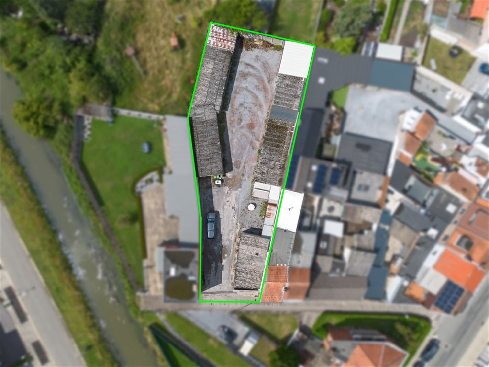 2 TE RENOVEREN WONINGEN+ 16 GARAGES OP EEN PERCEEL VAN 9A87 foto 2