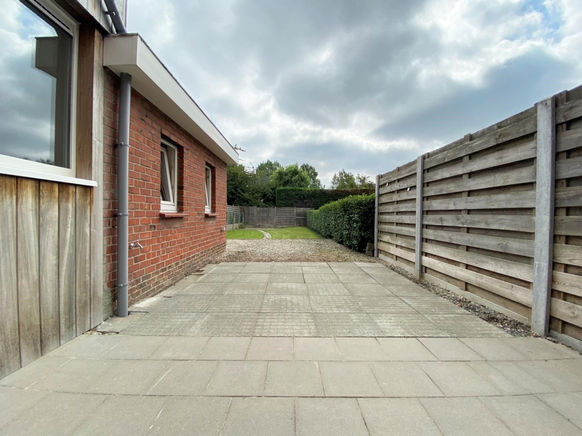 INSTAPKLARE GEZINSWONING MET 3 SLAAPKAMERS EN TUIN foto 6