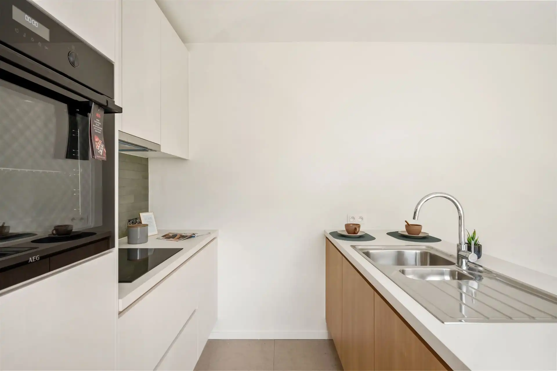 Kwalitatief gerenoveerde woning met 3 slk en leuk terras! foto 11