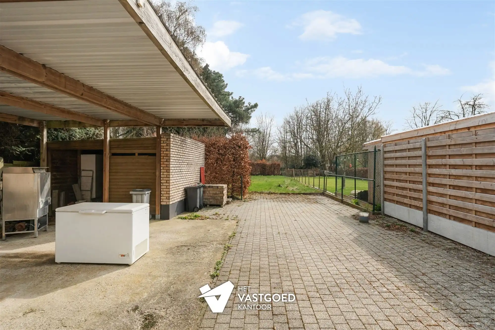 ZEER RUIM PAND (CA 550M2) MET APPARTEMENT 3 SLAAPKAMERS foto 29