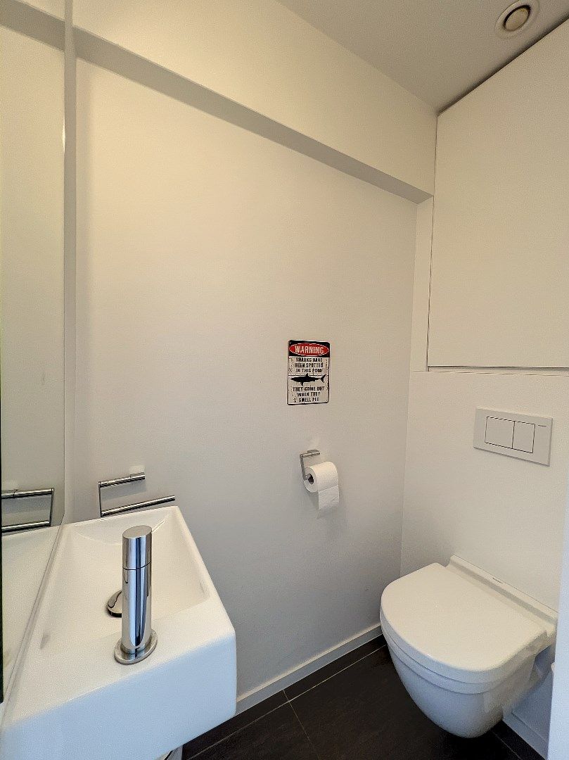Prachtig vernieuwd 3-slaapkamer appartement met frontaal zicht op zee foto 27