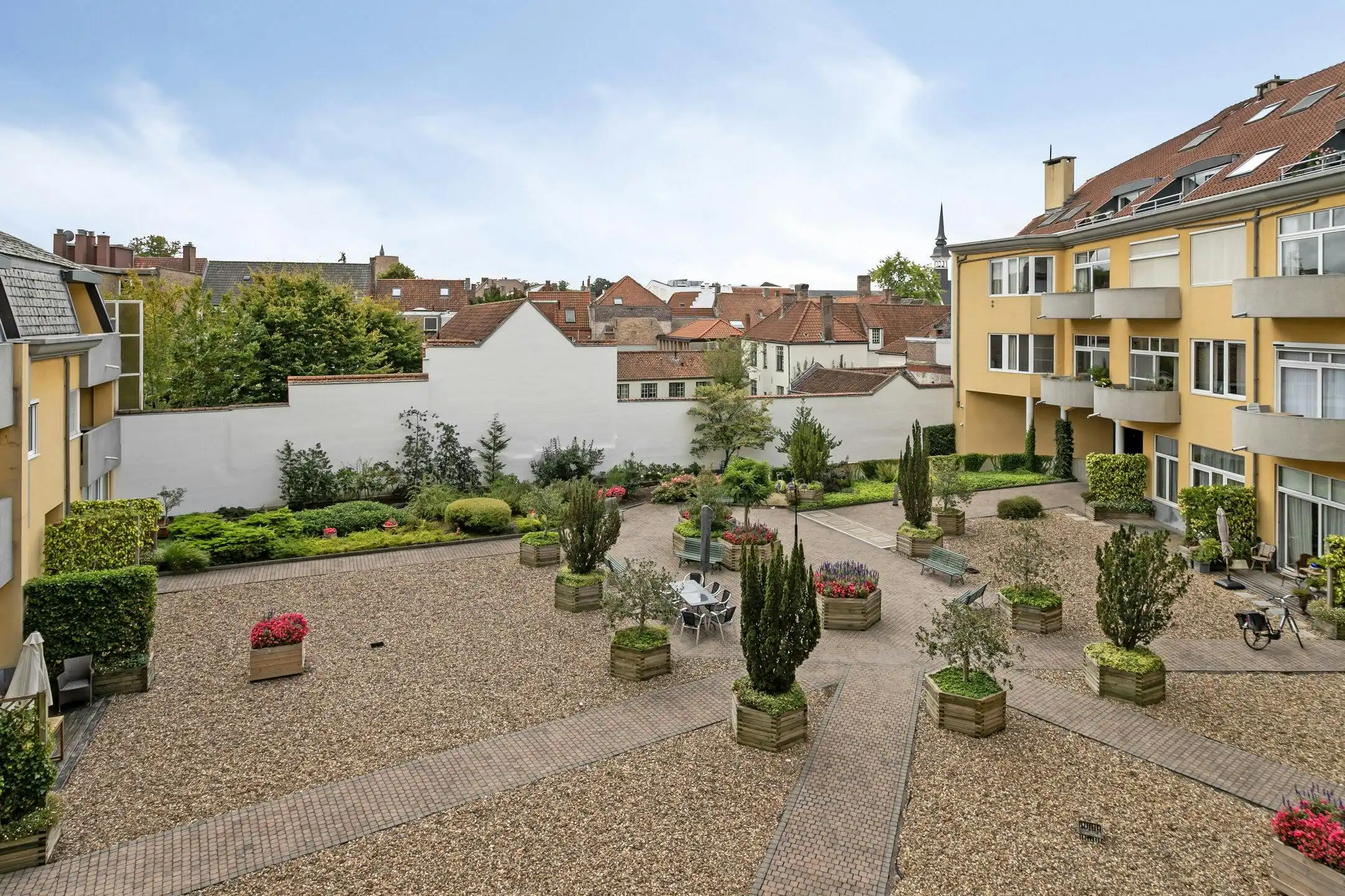 Lichtrijk 2 slaapkamer appartement te koop in Brugge centrum foto 12