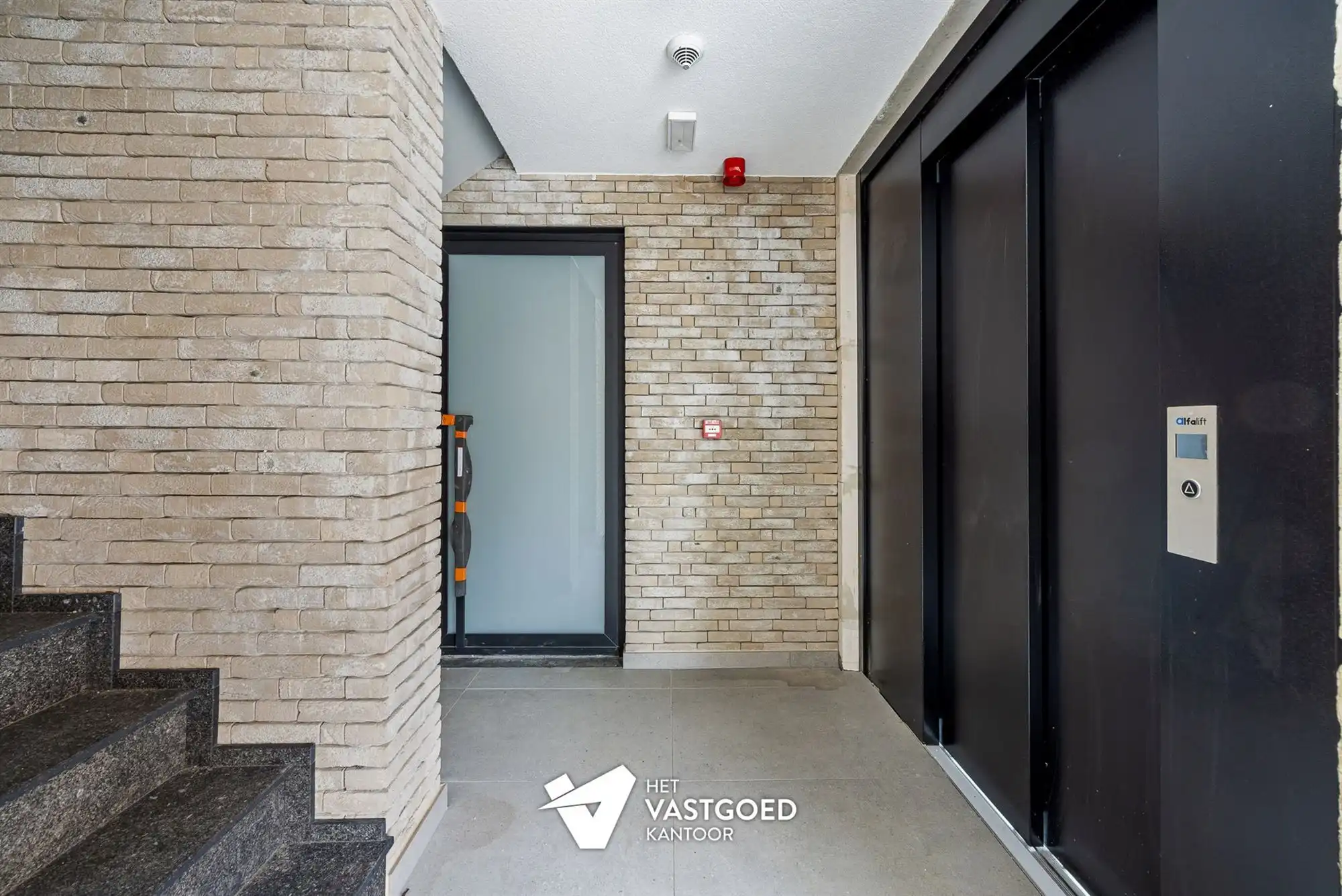 RUIM GELIJKVLOERS APPARTEMENT MET UITZONDERLIJKE BUITENRUIMTE foto 23