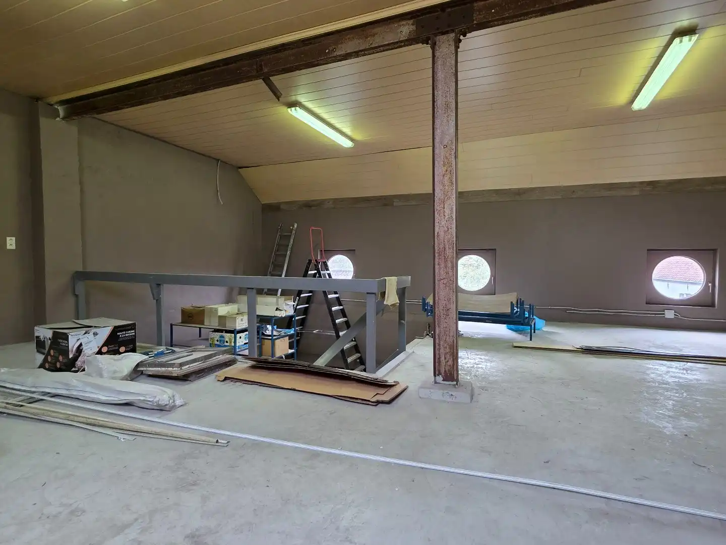 Vlot bereikbaar, veelzijdig atelier/magazijn in Beveren-Leie - geschikt voor diverse doeleinden! foto 25