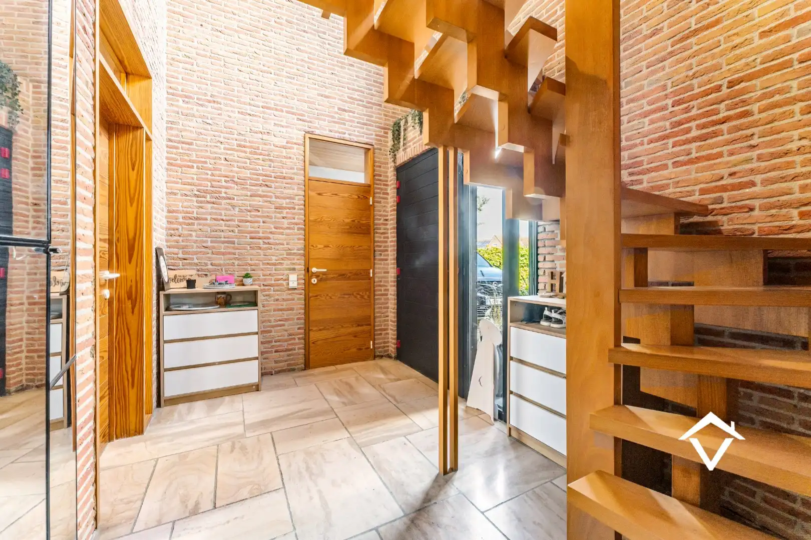Instapklare woning met 6 slaapkamers op een topligging te Koekelare  foto 9