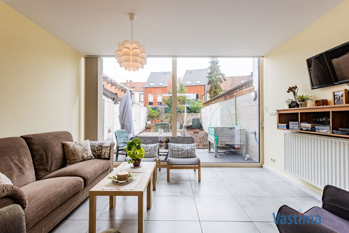 Instapklare stadswoning met tuin: ruimte, licht en comfort in één foto 9