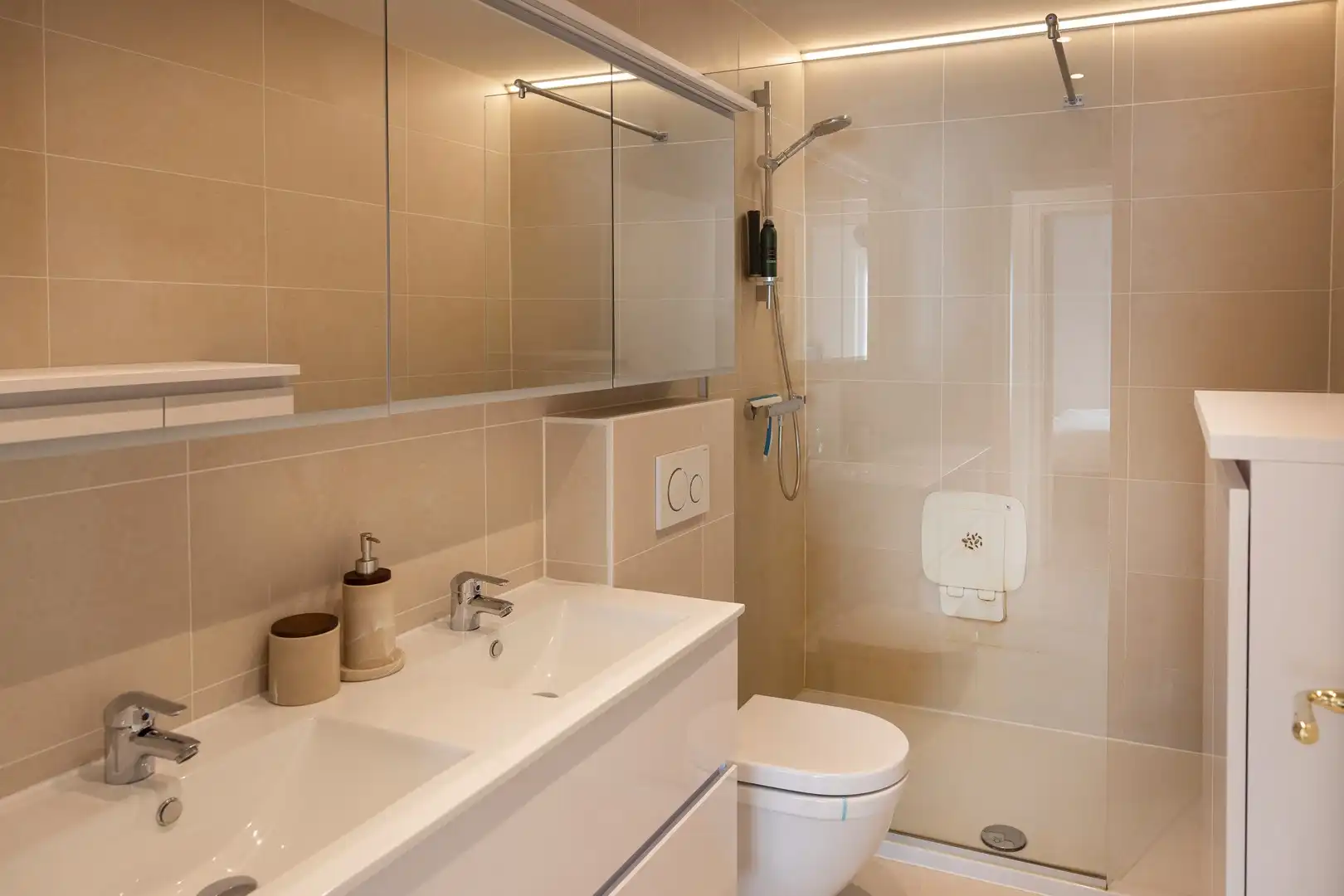 Leuke, instapklare halfopen woning nabij de Gavers. foto 10