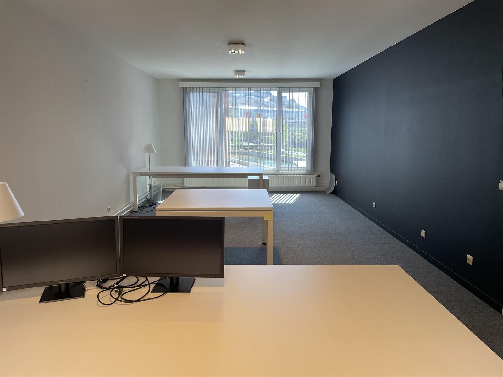 Hoekkantoor te huur met panoramisch uitzicht over de stad foto 4