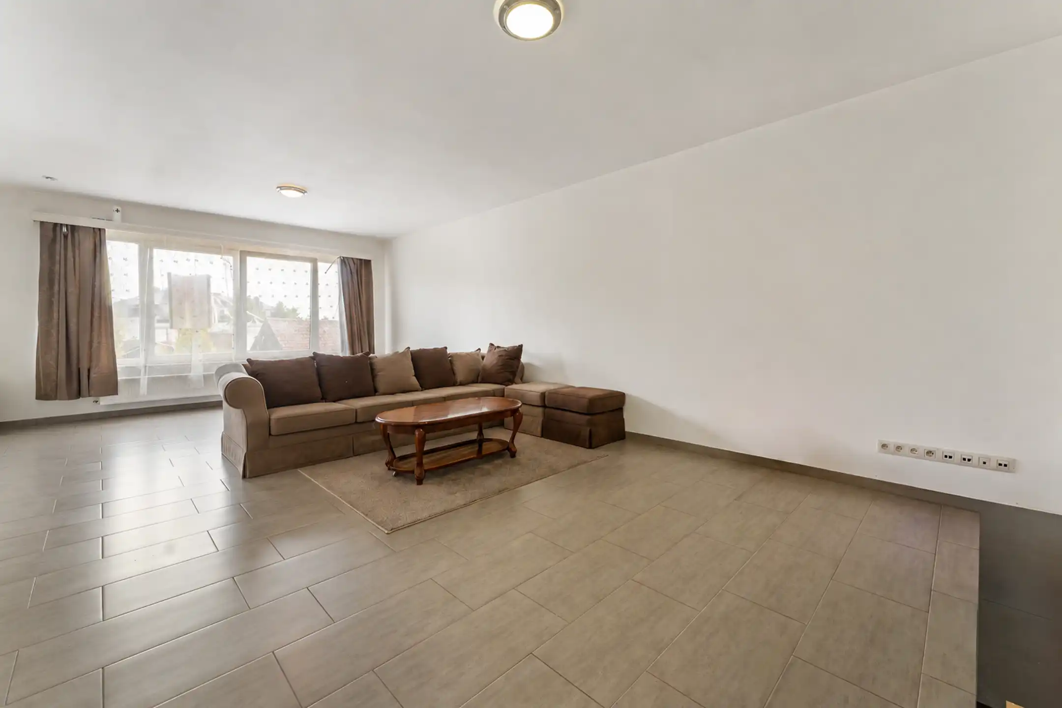 Ruim appartement van 109 m² met garage & terras foto 3