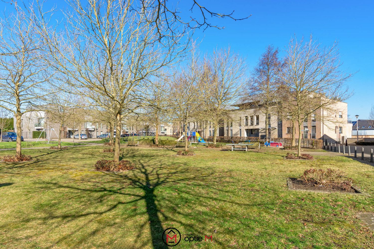 GELIJKVLOERS APPARTEMENT IN BILZEN foto 2