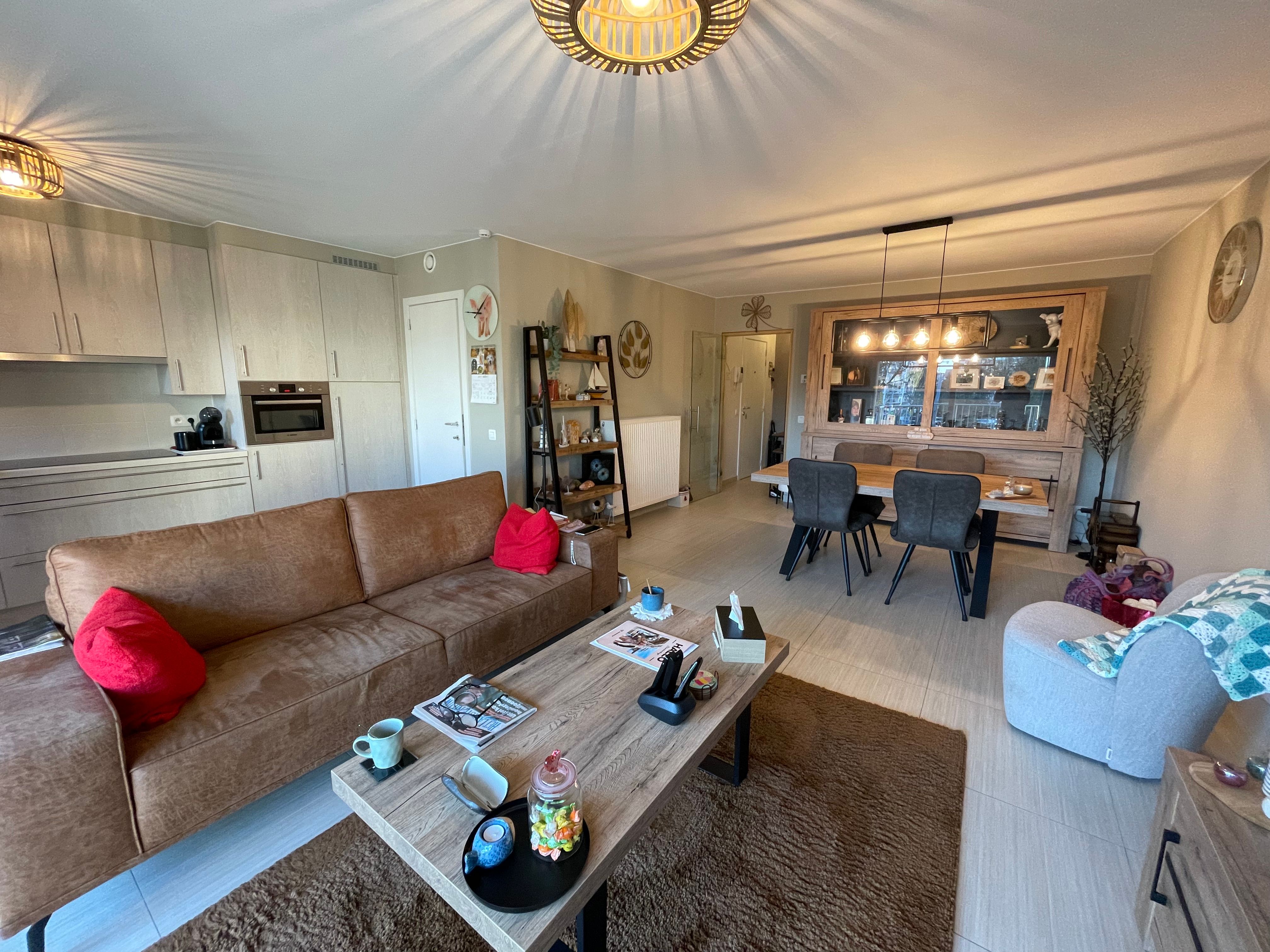 Mooi instapklaar appartement gelegen aan de Markt te Blankenberge met twee slaapkamers en terras. foto 4