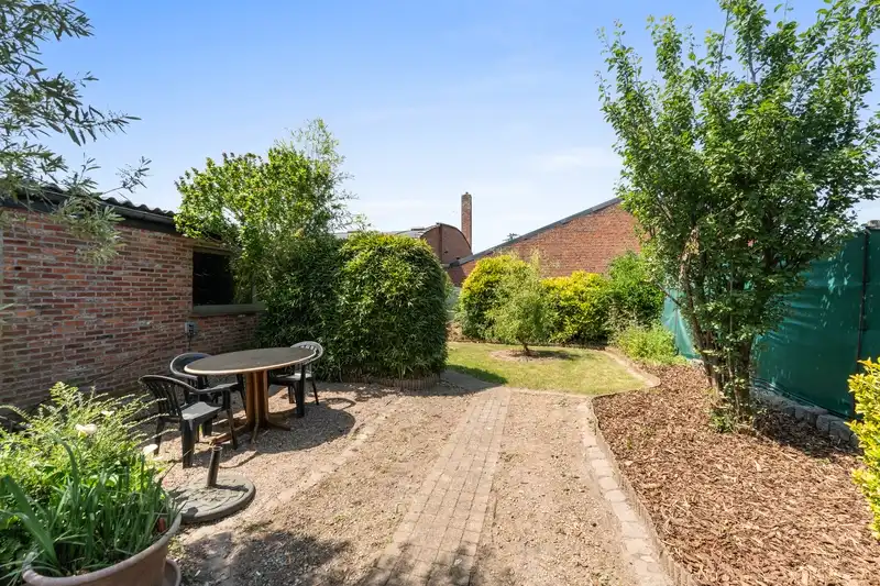 Instapklare gezinswoning met 4 slaapkamers en dubbele garage foto 4