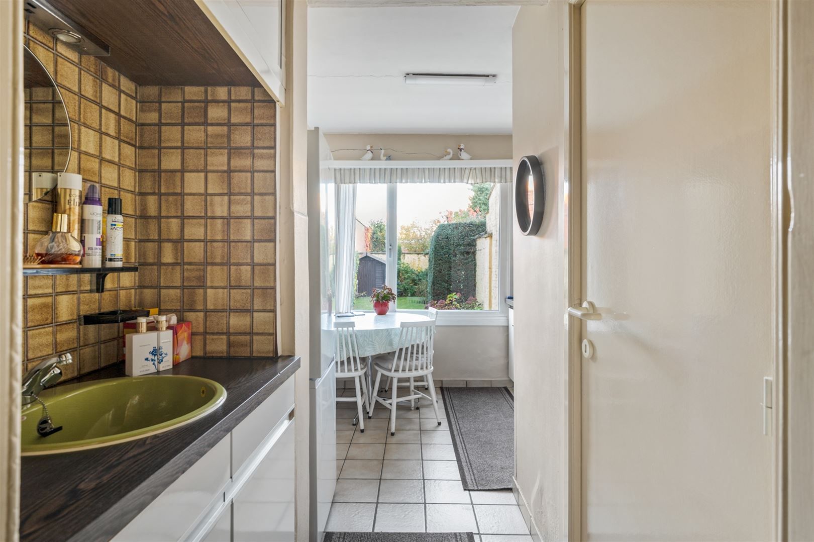 Te renoveren burgerwoning met 3 à 4 slaapkamers en tuin. foto 9