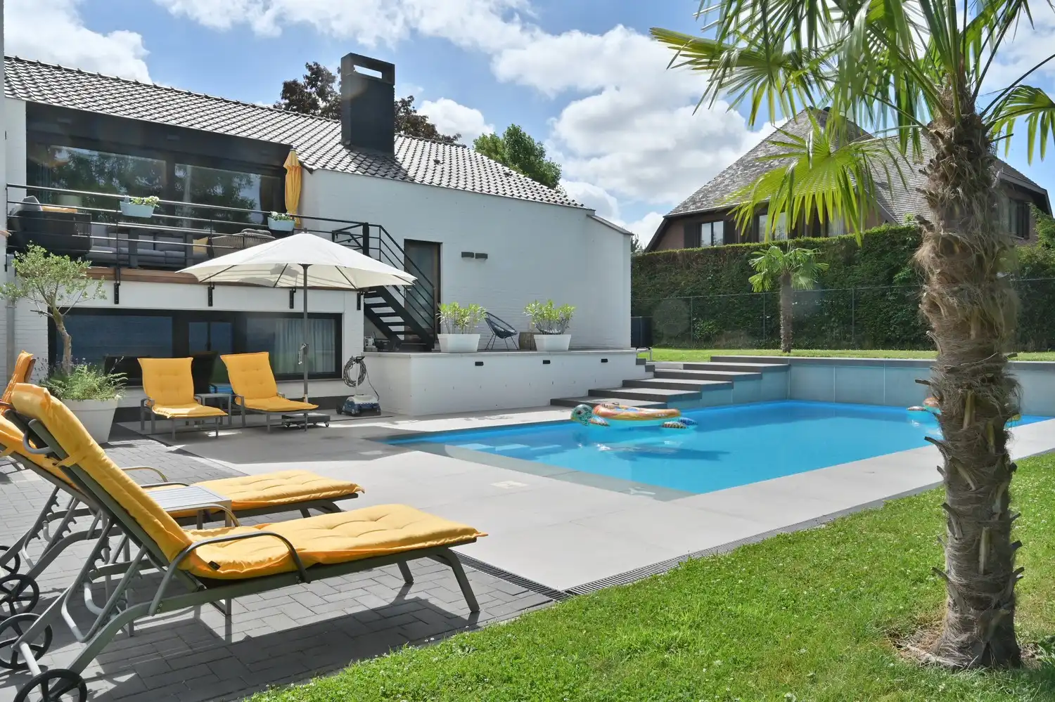 Exclusieve kantoorvilla met zwembad & poolhouse foto 13