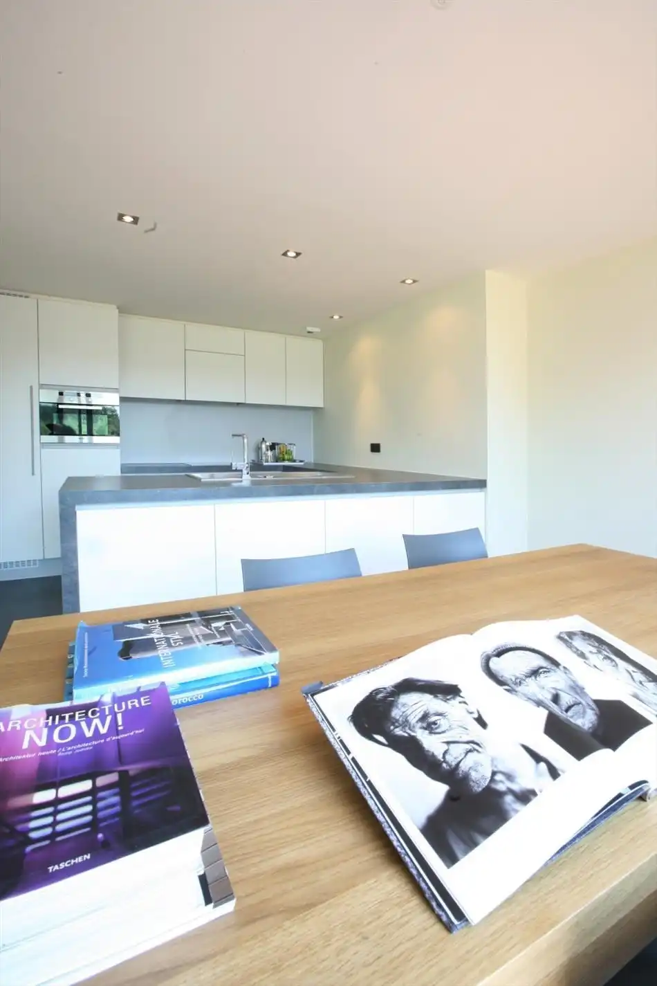 Knap ingerichte duplex - 125 m² - met bureel, 2 slpk, dressing, ruim terras met prachtig en uniek zicht op de tuin en achterliggende groene omgeving.  foto 10