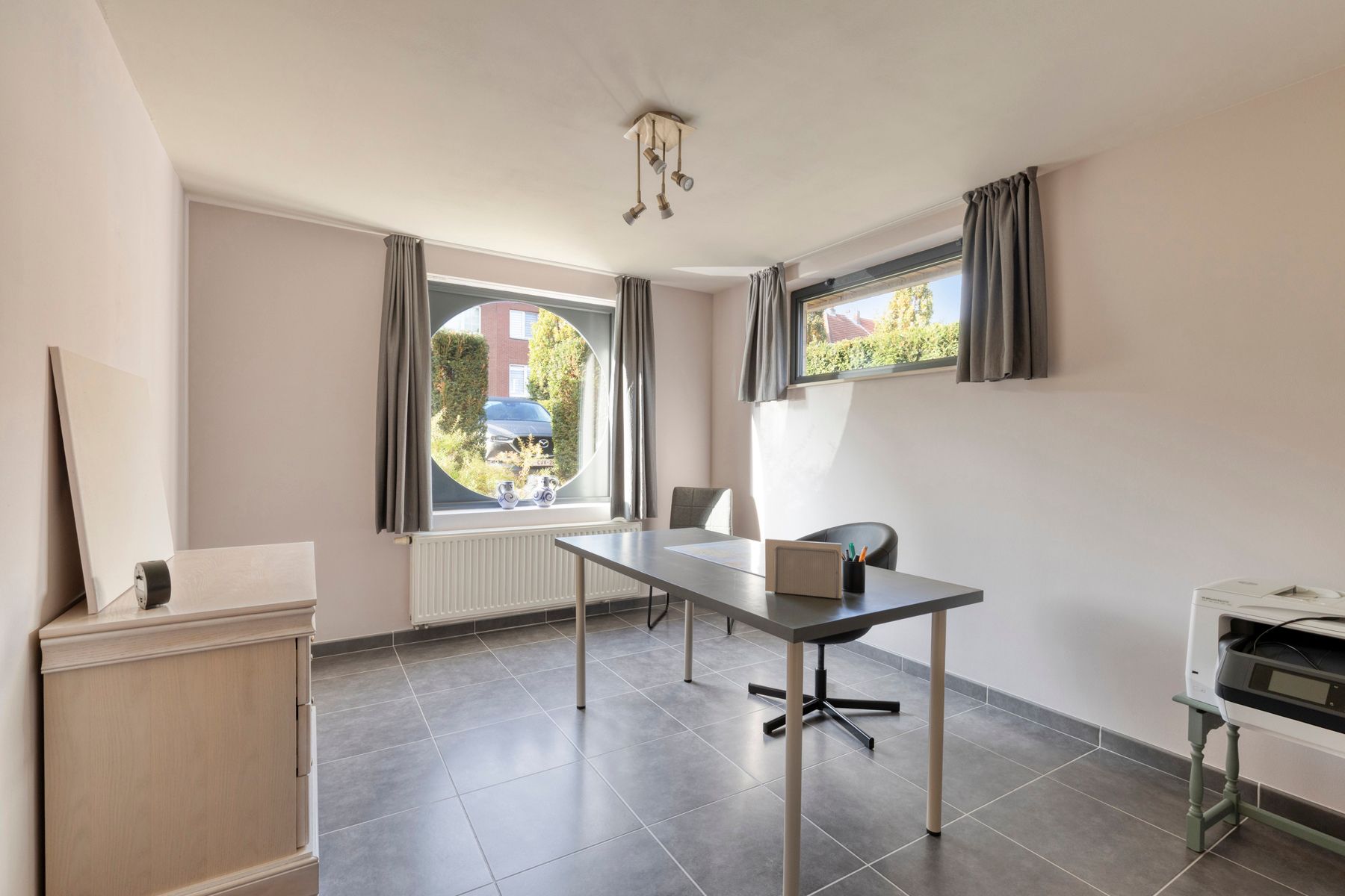 Ruime woning met 4 slaapkamers, garage en tuin foto 12