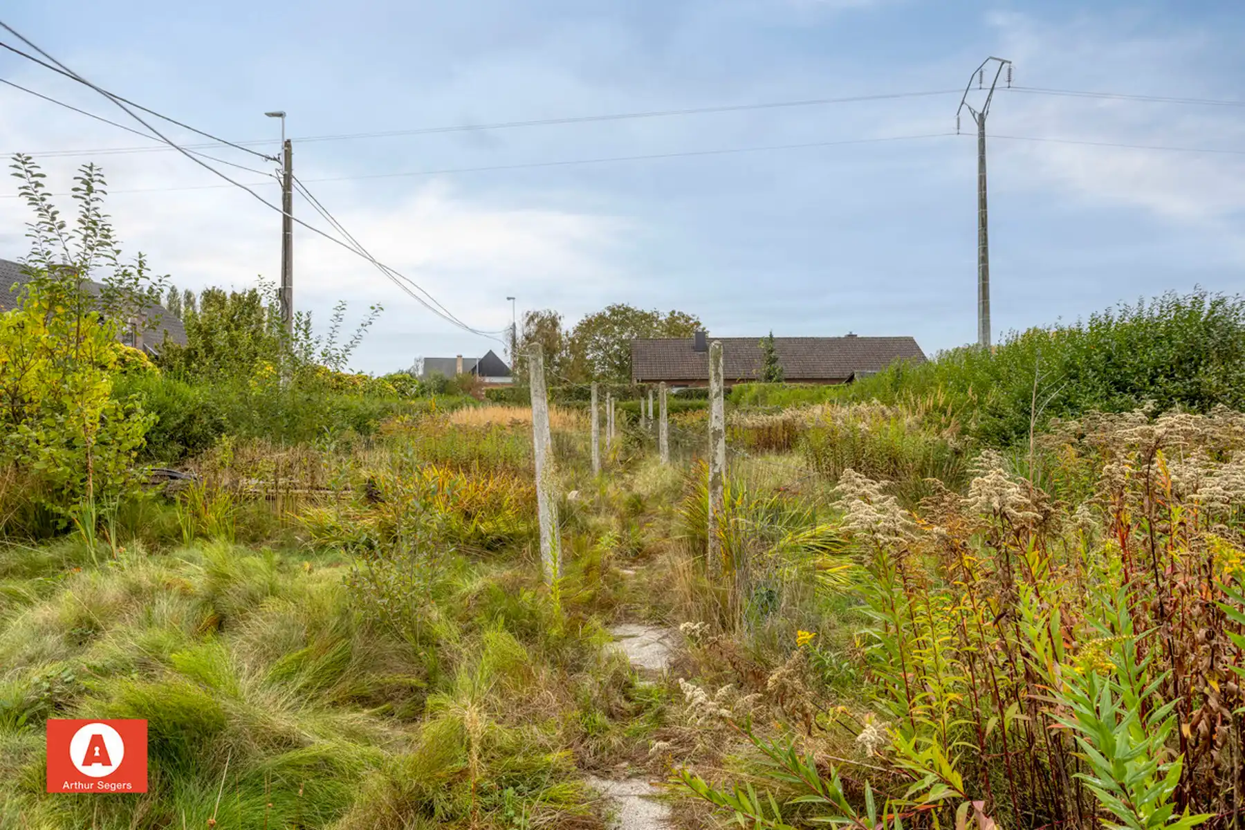 Te renoveren halfopen bebouwing met zuidwestgerichte tuin foto 6
