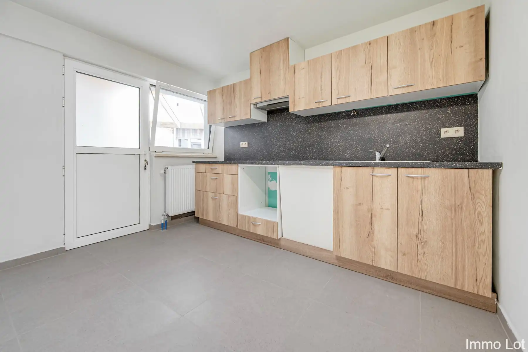 Volledig gerenoveerde woning nabij centrum Zele foto 4