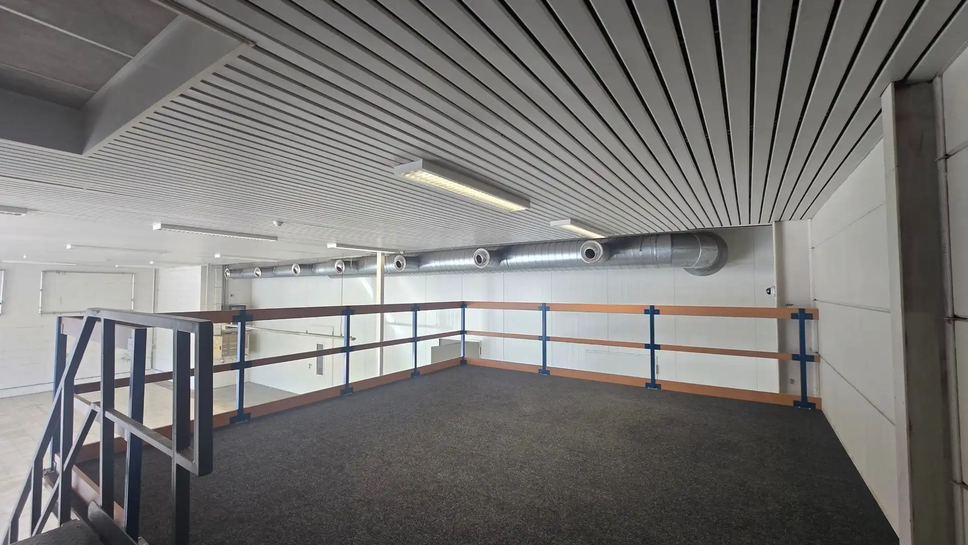 Bedrijfspand met showroom en magazijnen te huur Brusselsesteenweg, Herent foto 11