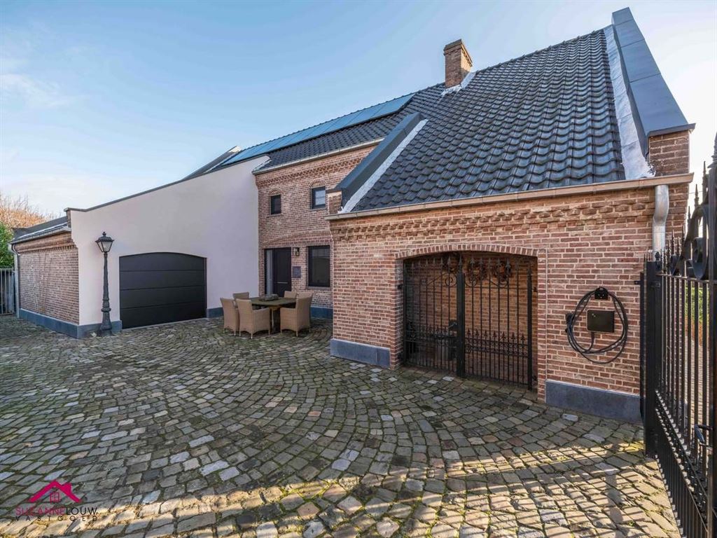 Landelijk ingerichte villawoning foto {{pictureIndex}}