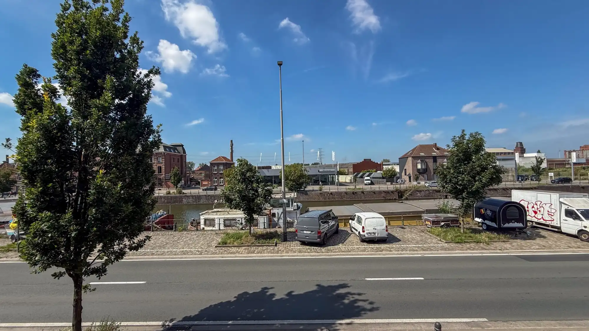 Gerenoveerde lichtrijke hoekwoning aan het water foto 36
