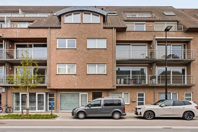 Ruim 2 slaapkamer appartement TE HUUR in residentie Den Hert in hartje Oostrozebeke! foto 19