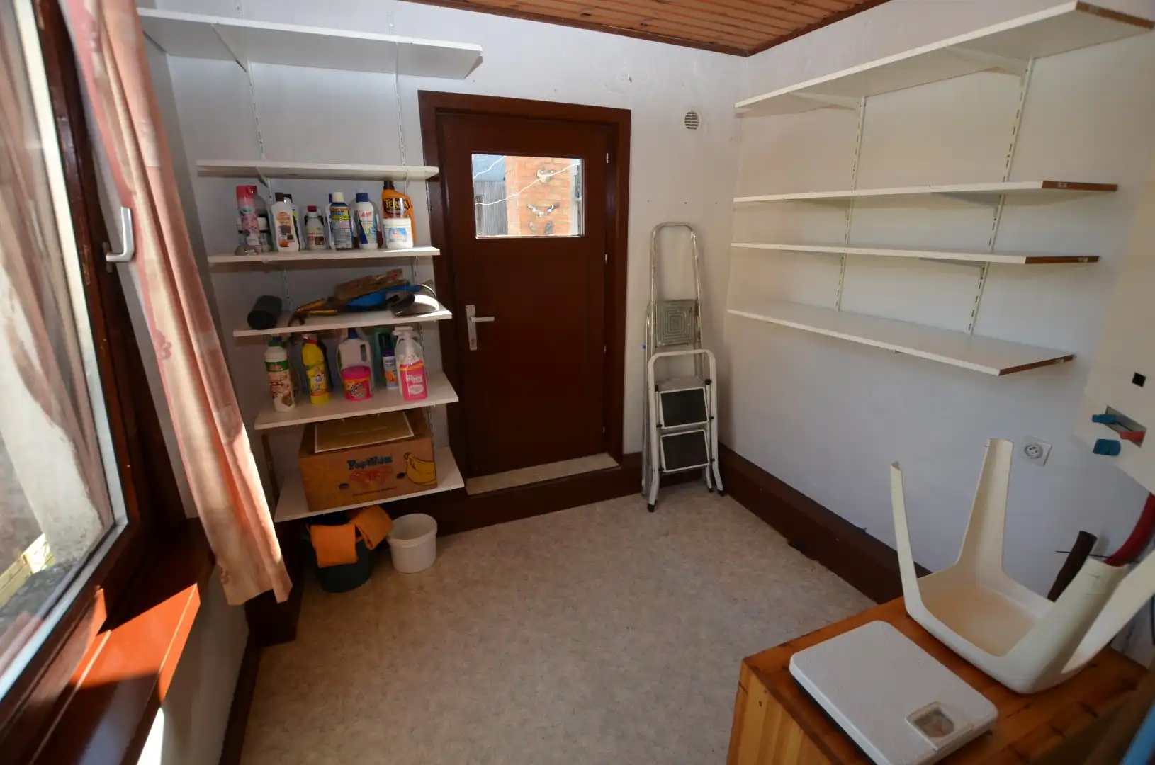 Zeer ruim woonhuis foto 12