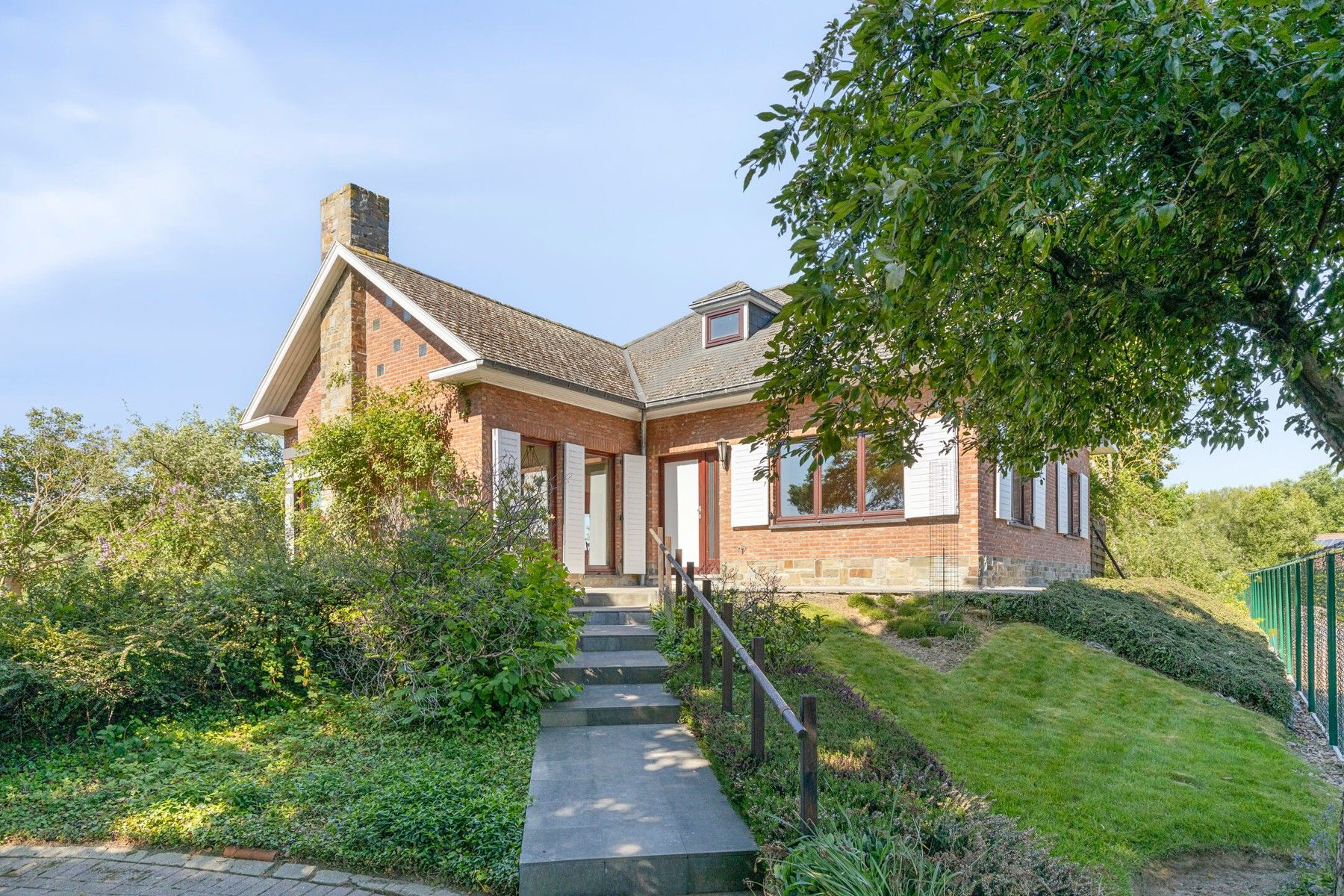 Woning met uniek zicht gelegen midden in de natuur. foto 22