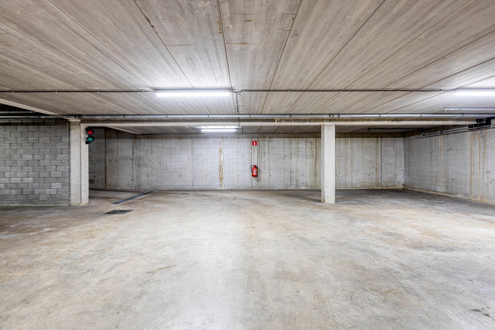 Instapklaar gelijkvloers appartement met 3 slpks, kelderberging en parking te OLV Olen ! foto 24