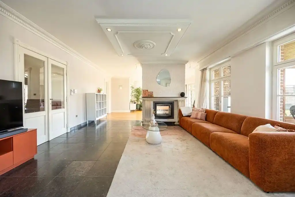 karaktervolle villa met zonnige tuin en zwembad foto 4
