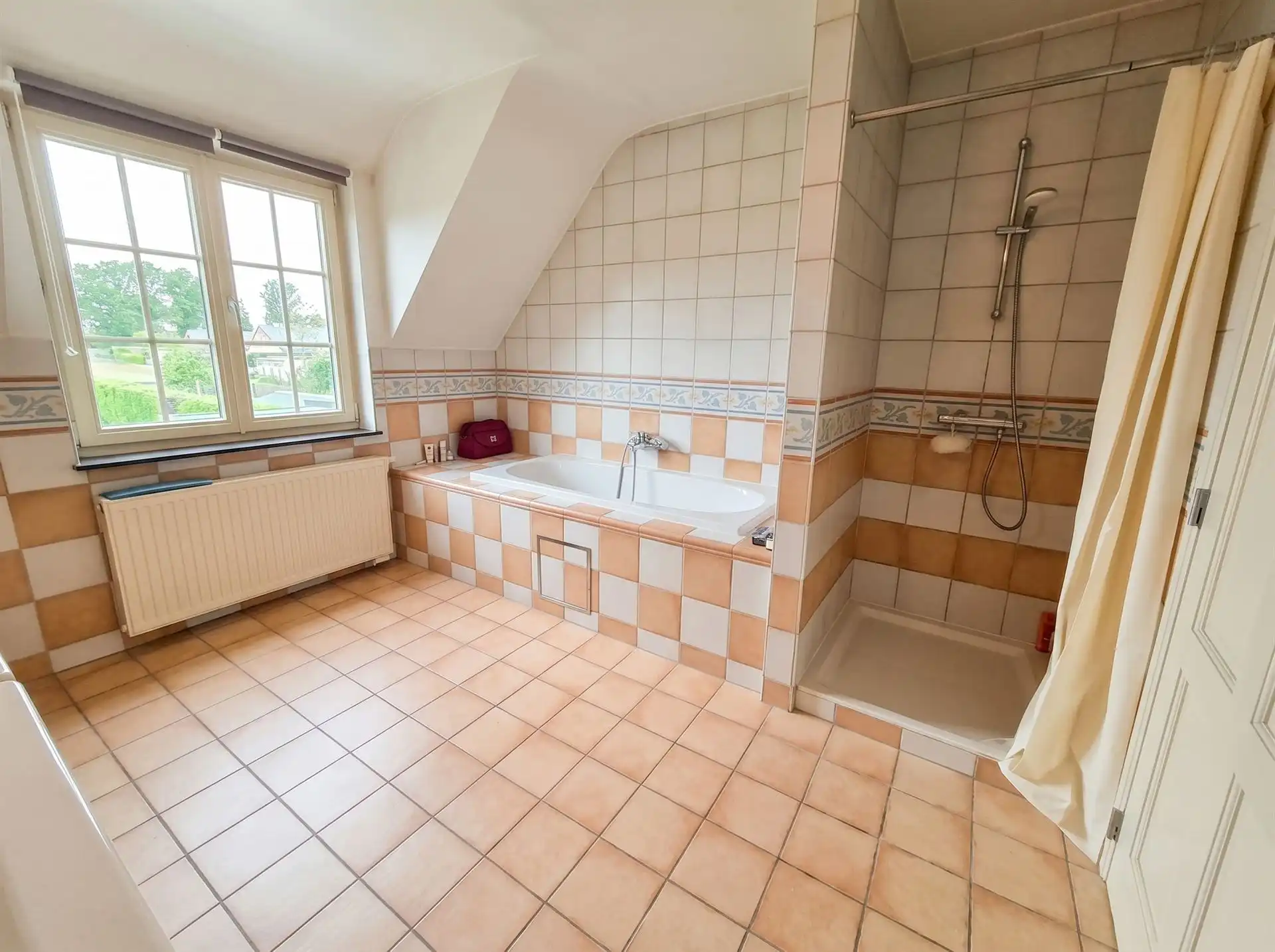 Rustig gelegen pastorijwoning met prachtige tuin in Booischot foto 12