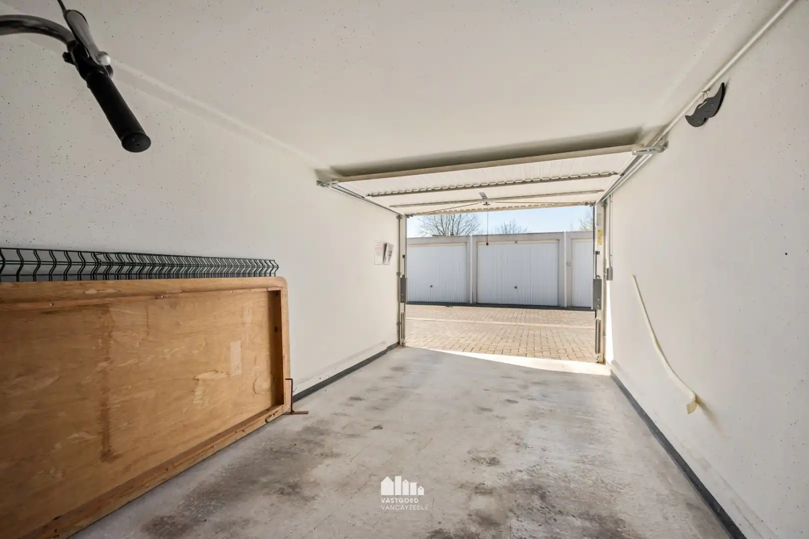 Recente nieuwbouwwoning (2020) met zonnige tuin, garage en uitweg foto 26