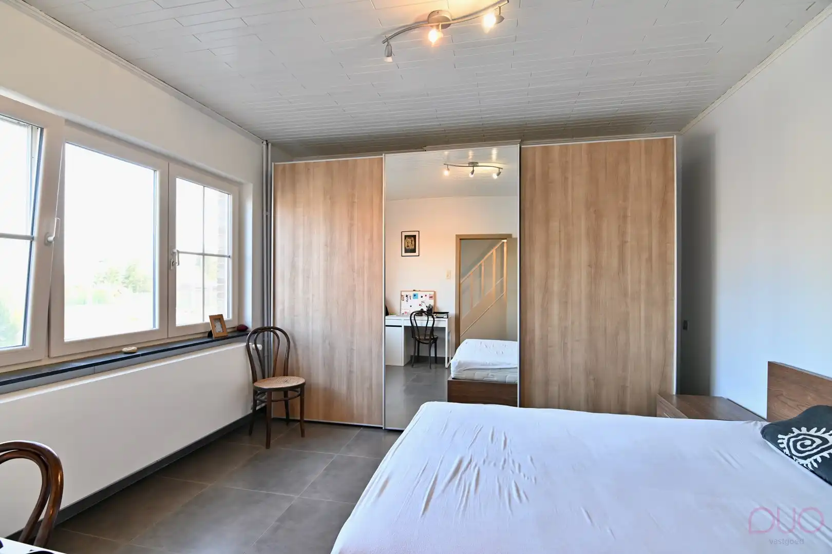 Instapklare woning met 4 slaapkamers en tuin foto 17