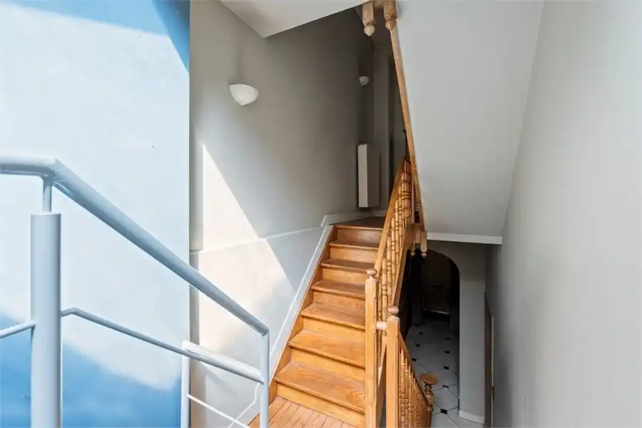 PRACHTIG HERENHUIS MET VEEL CHARME IN HET CENTRUM VAN SINT-TRUIDEN foto 36