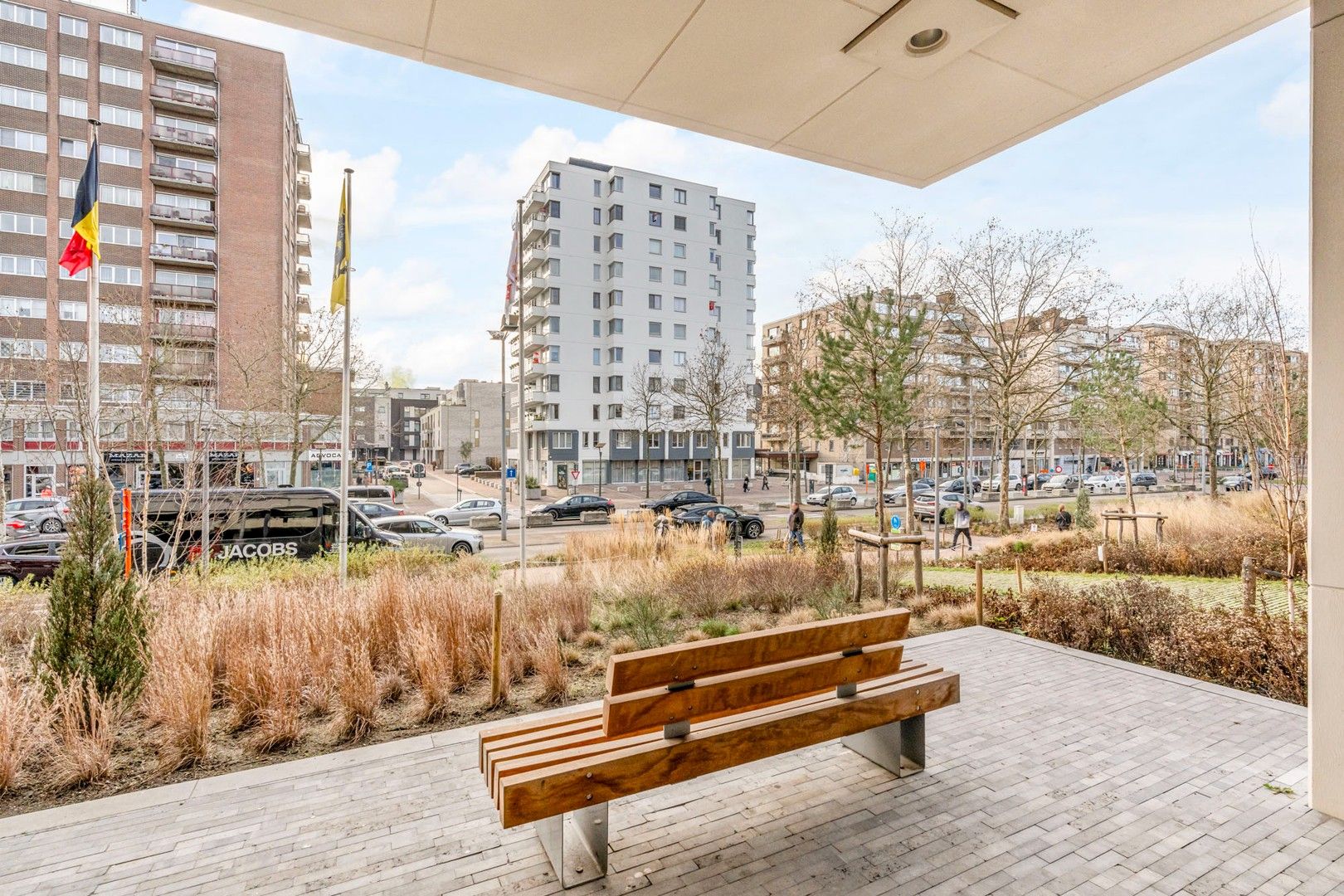 Aangenaam appartement met balkon, vlak bij het centrum van Genk foto 2