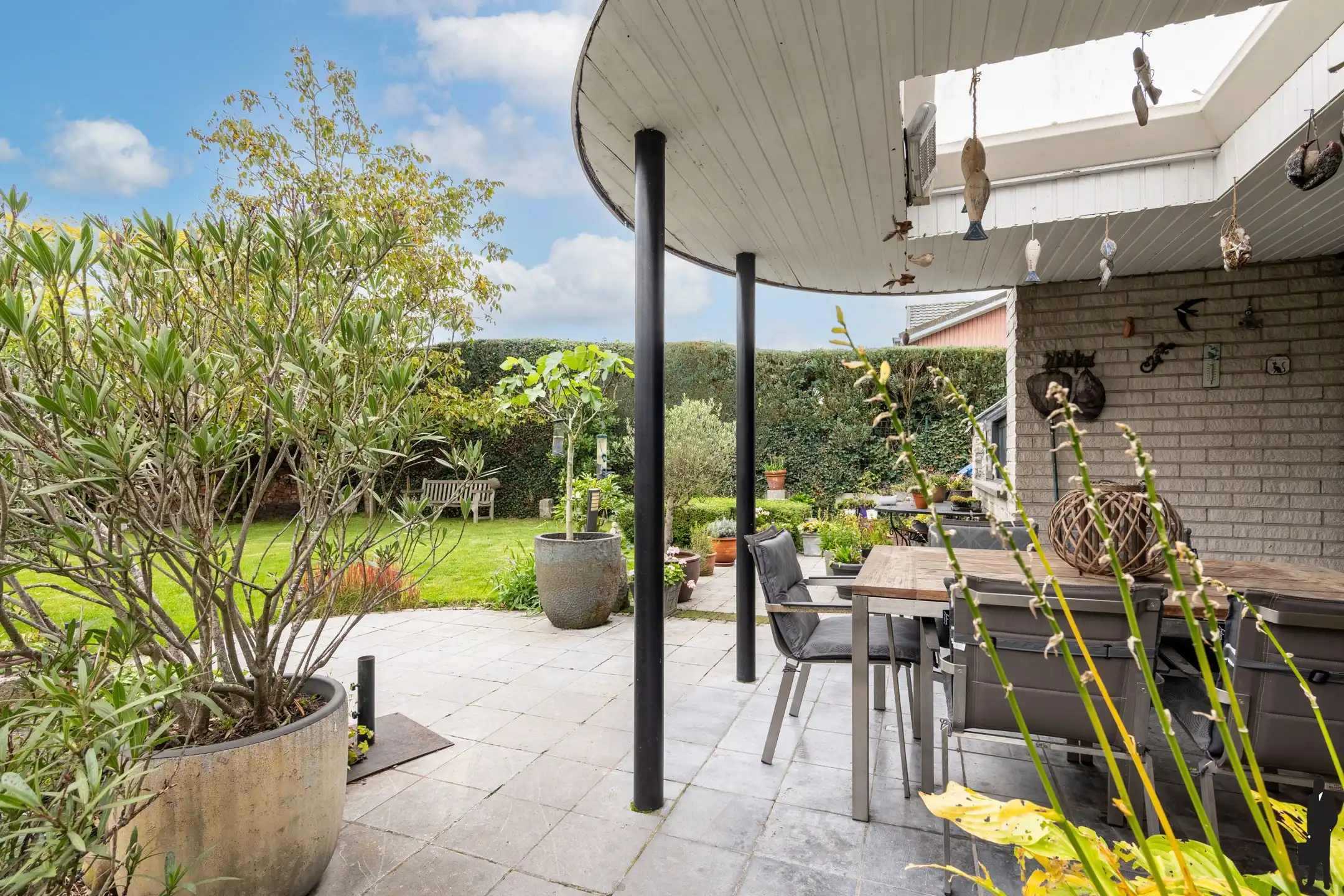 Instapklare gezinswoning met 3slks, tuin en garage op 563 m² foto 26