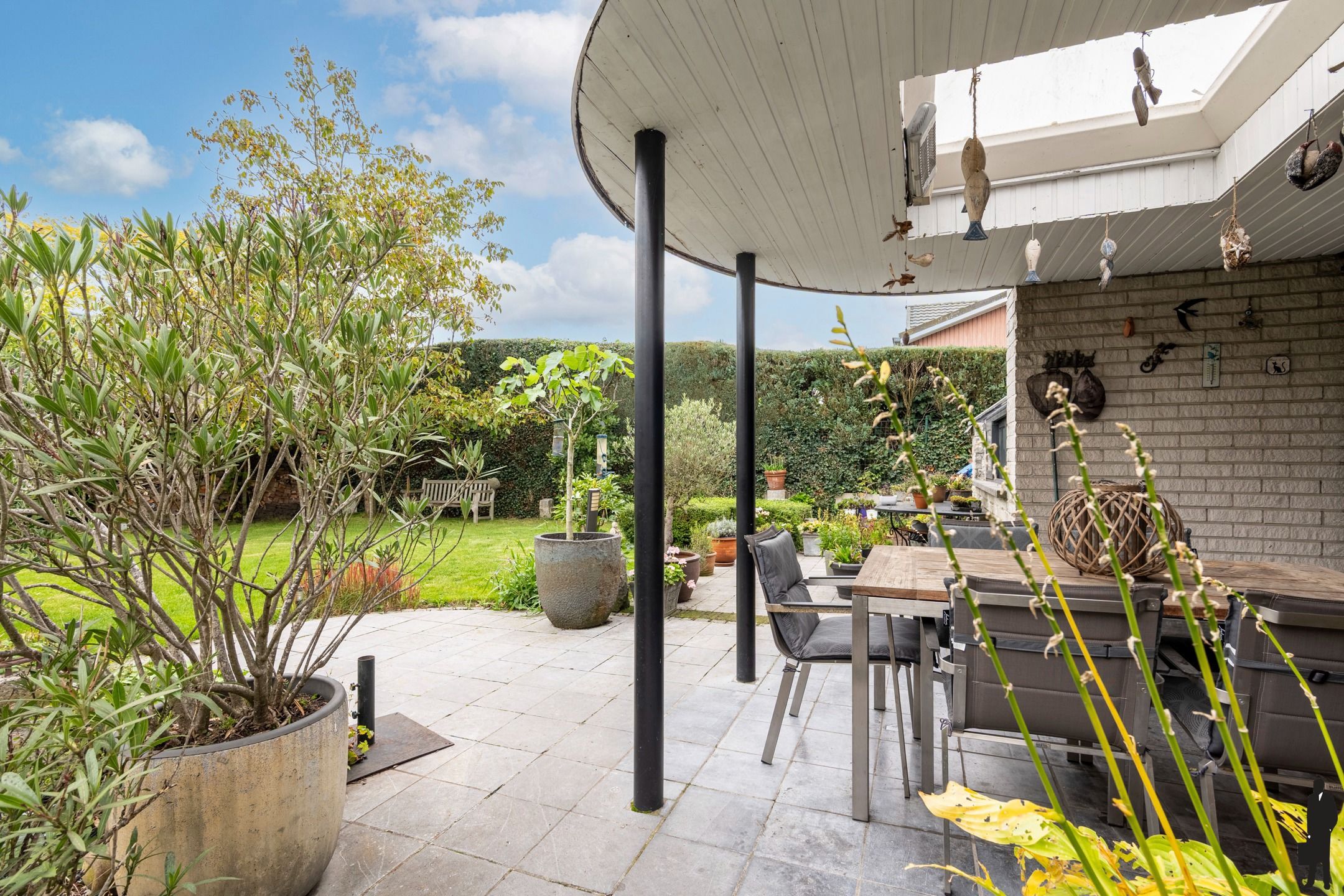 Instapklare gezinswoning met 3slks, tuin en garage op 563 m² foto 26