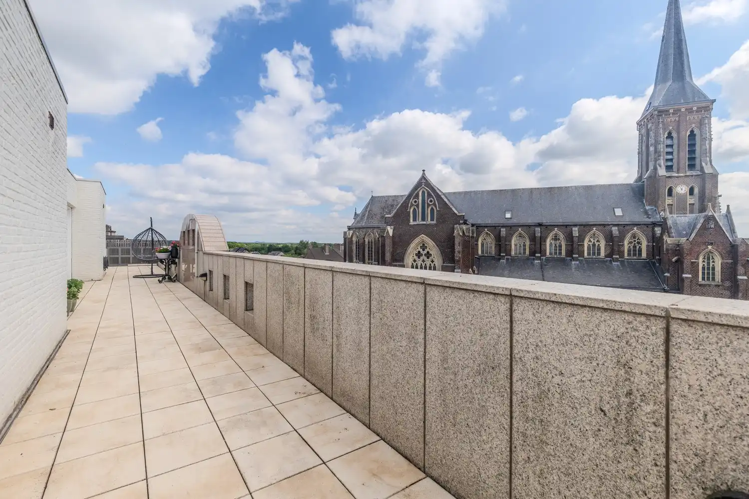 Ruim penthouse in centrum Lanaken met 3 slaapkamers en panoramisch uitzicht foto 26