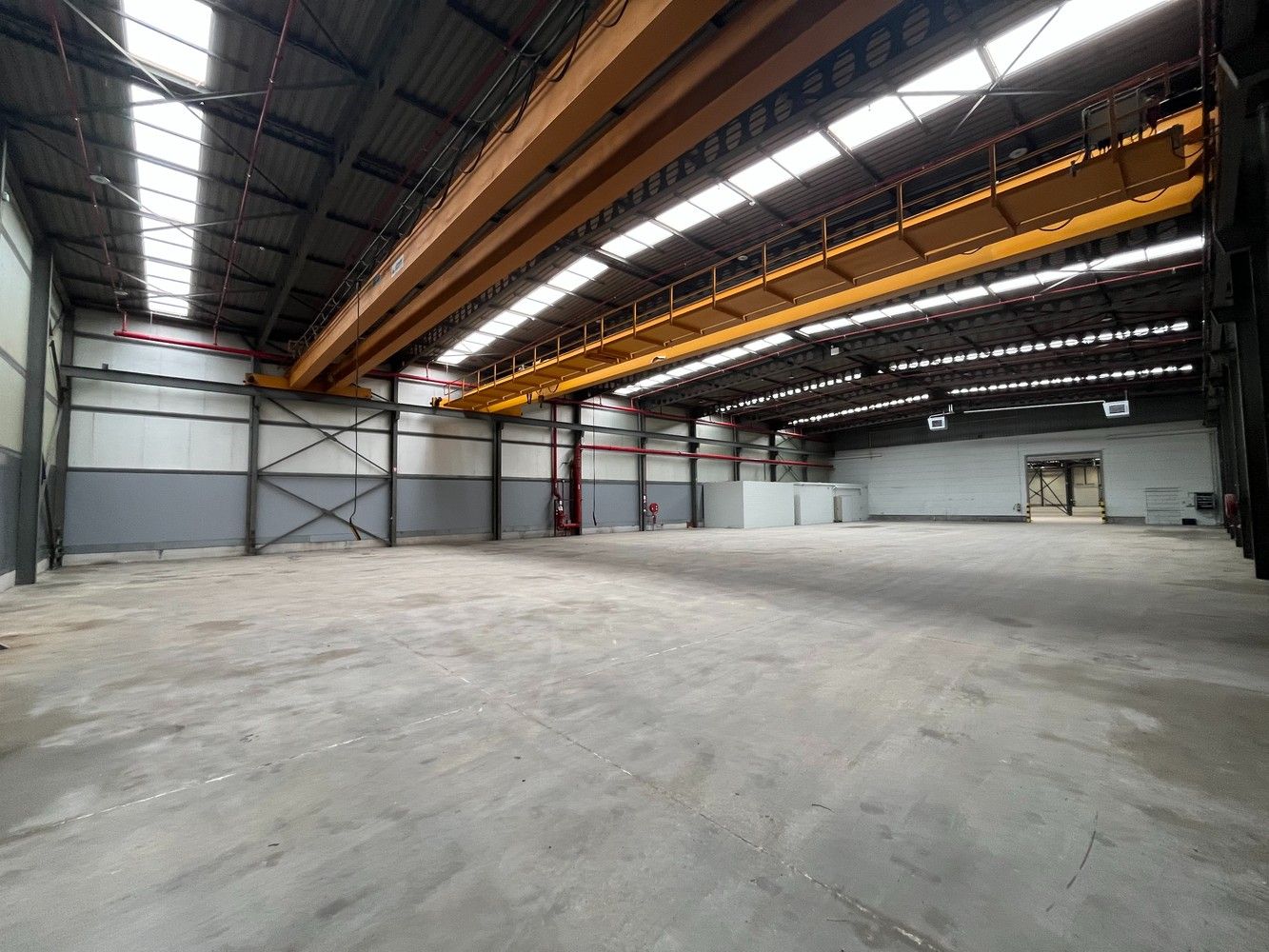 7012m² magazijn met luifel foto 12