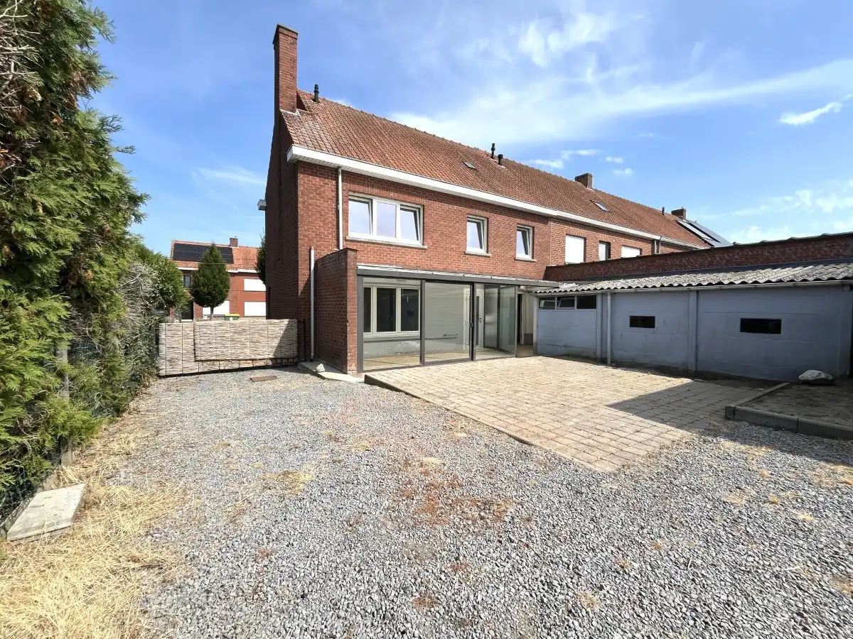 Moorslede – Halfopen gezinswoning met 4 slaapkamers en garage foto 16