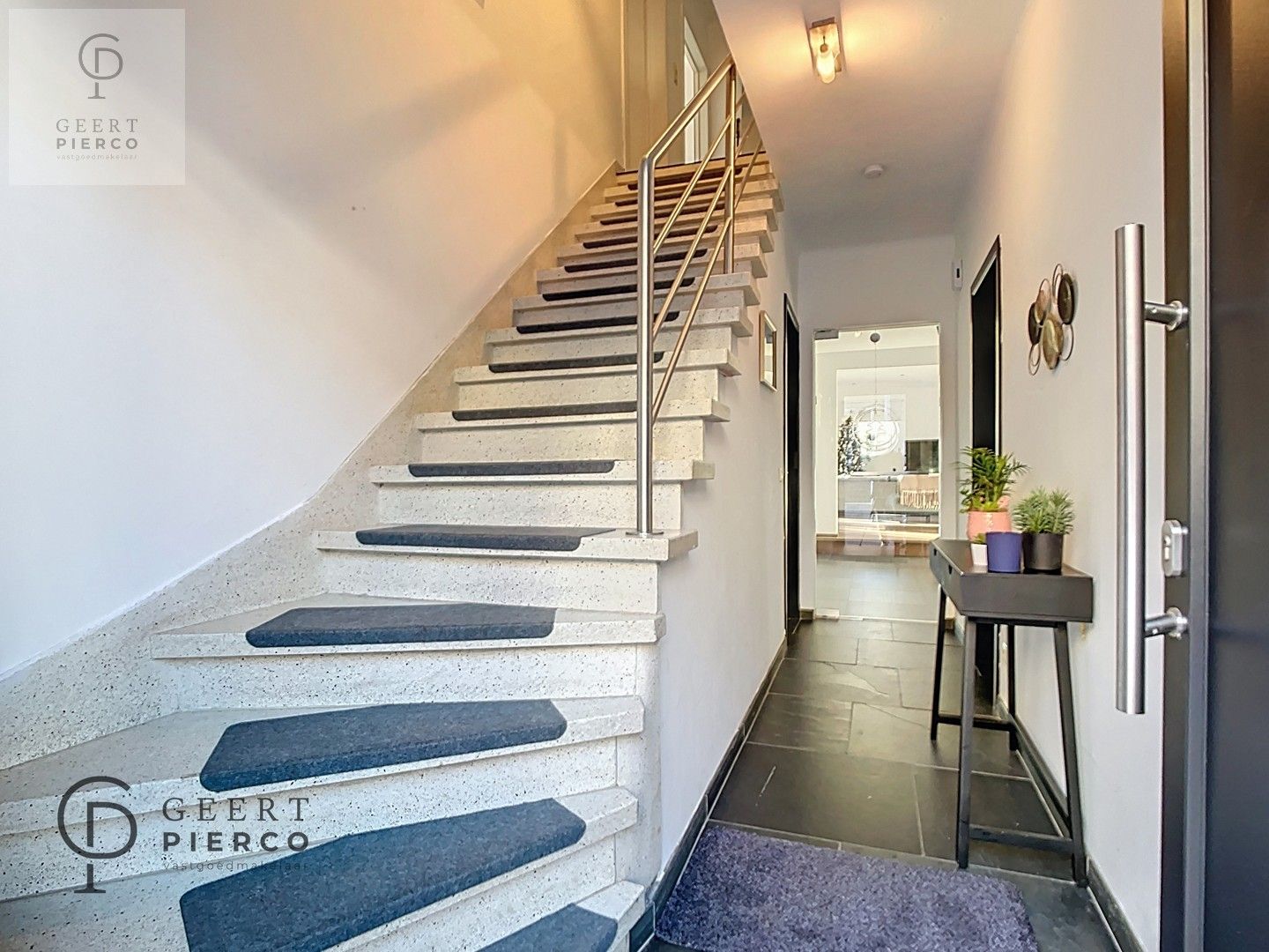 Fantastische en super gezellige stadswoning volledig instapklaar foto 2