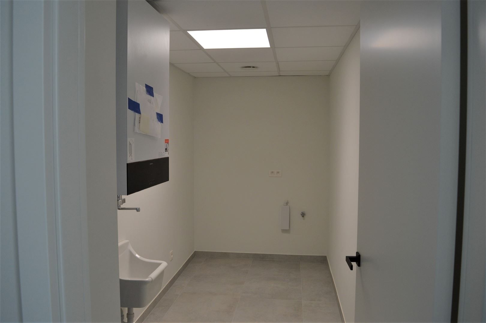 TE HUUR: recent appartement met 2 slaapkamers te Koersel! foto 9