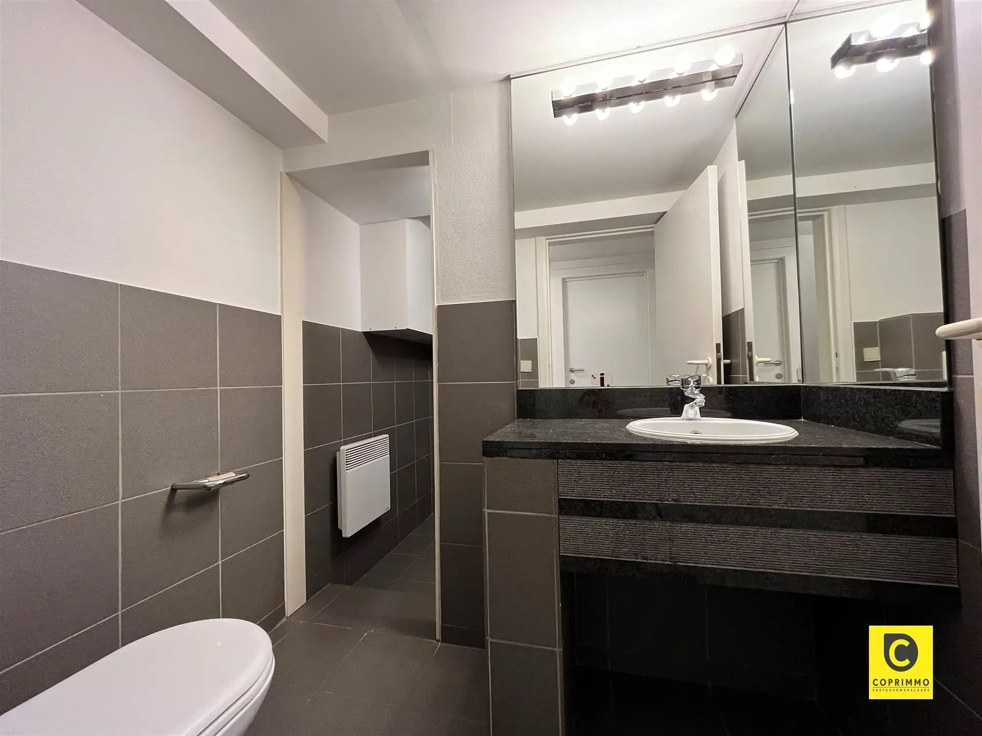 Gelijkvloerse studio op rustige ligging met terras foto 4